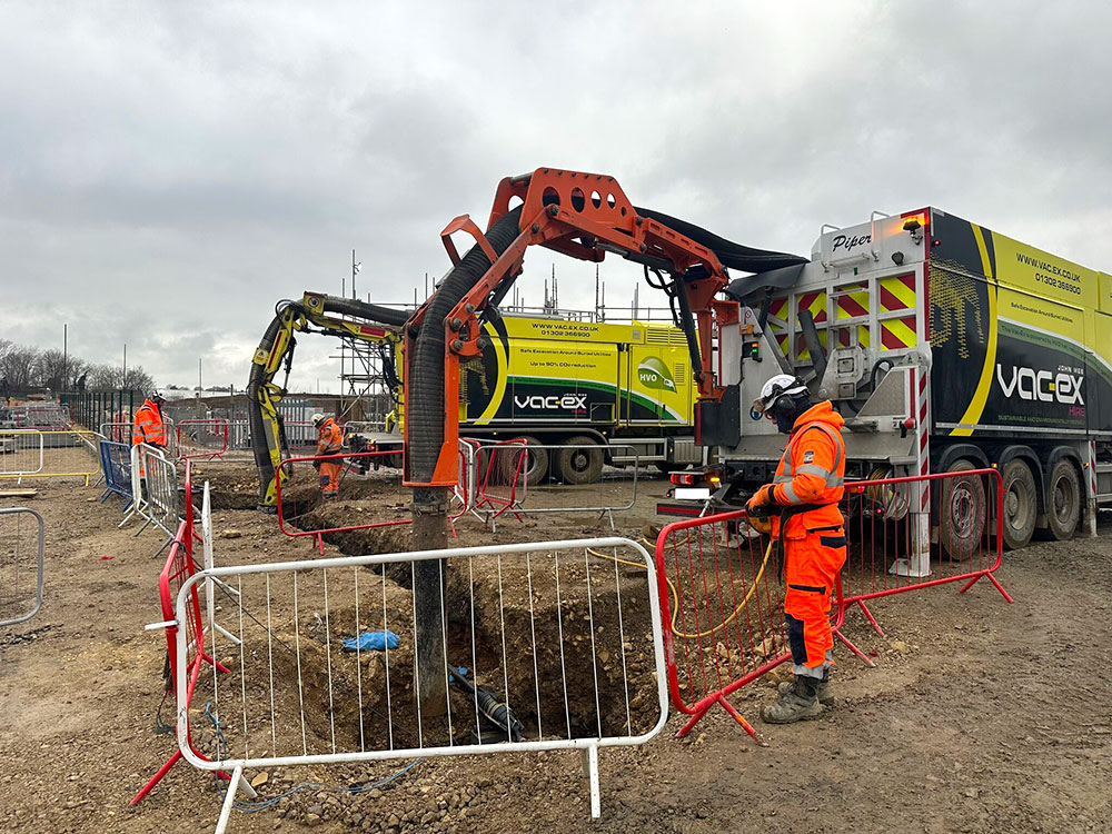 Operated vs. Self-Drive Vac-Ex Hire: What’s the Smartest Choice for Your Next Job?