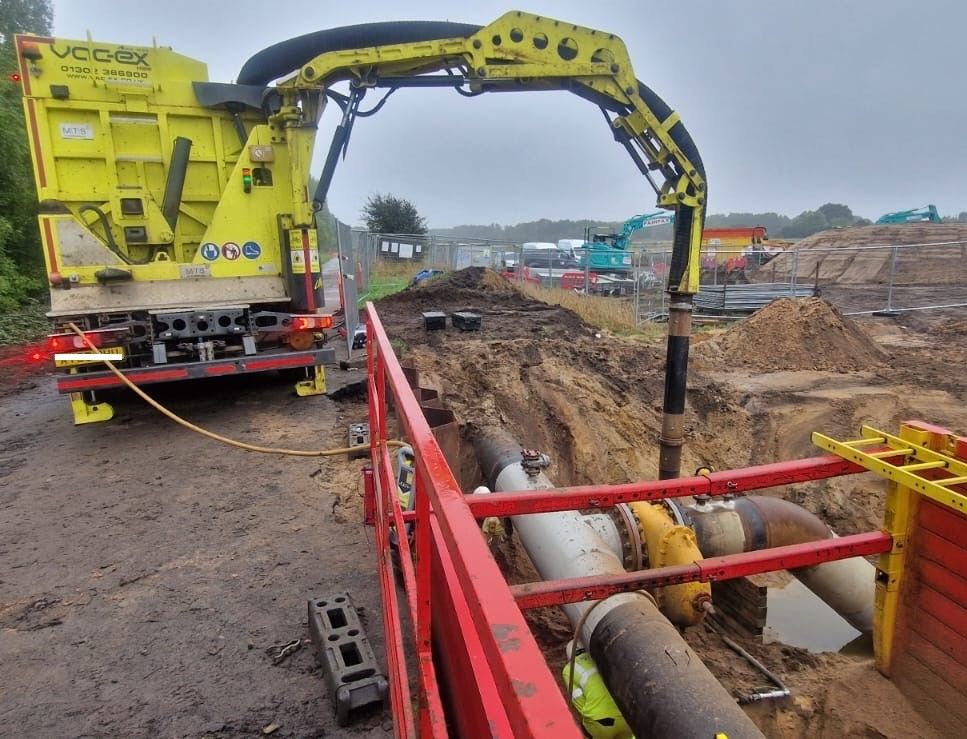 Top 5 Benefits of Using a Midi Tracked Suction Excavator