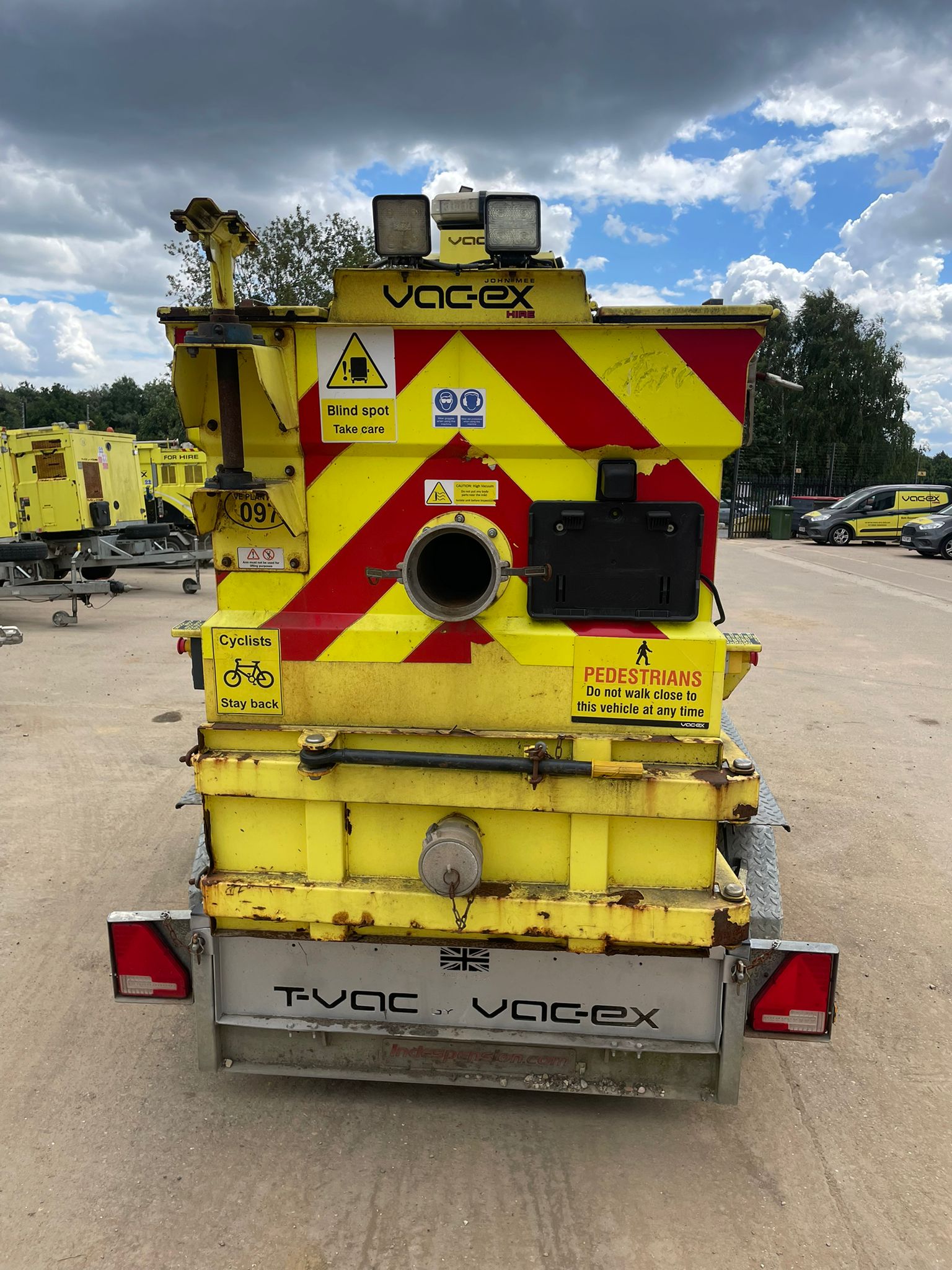 2017 – Skid mounted Vacuum Excavator, including trailer